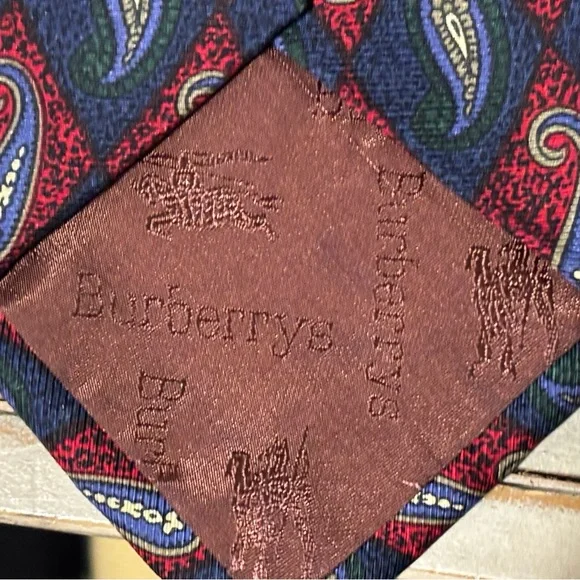 Burberry’s of London Hand Sewn 100% Silk Tie - Picture 4 of 4